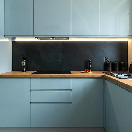 Flat Nr 8 *